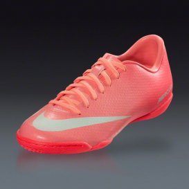 Nike Women s Mercurial Victory