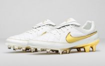 Nike Football Ronaldinho Tiempo Limited Edition