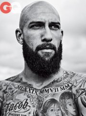 style-2014-12-tim-howard-tim-howard-gq-magazine-december-2014-01.jpg