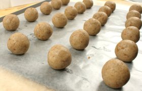 Soccer Balls Cake Pops